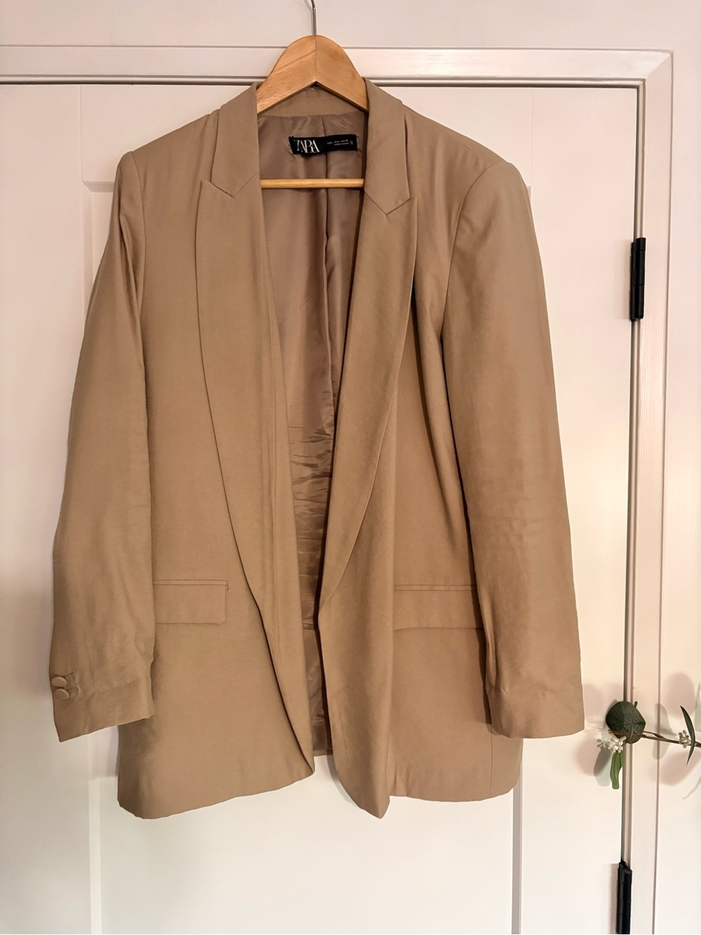 Zara Women's Beige Tailored Blazer